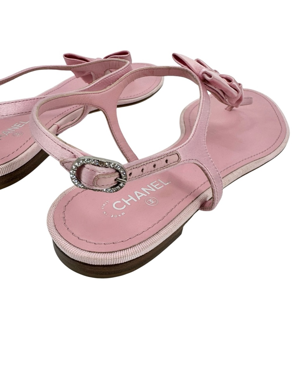 Chanel Pink Satin Bow Thong Sandals - Picture 5 of 10